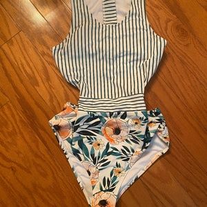 Cupshe Cut Out One Piece Bathing Suit